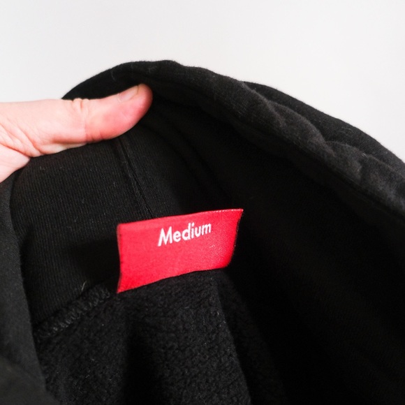 COPY - SUPREME Authentic Black Hoodie with Silver Metallic Logo Sleeves • M - Picture 8 of 10